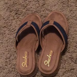 Skechers flip flops